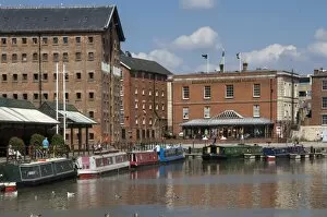 Gloucester Mounted Print Collection: Gloucester Historic Docks, Narrow Boats, Soldiers Museum, Gloucester, Gloucestershire