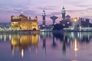Sikhism Collection: The Harmandir Sahib (The Golden Temple), Amritsar, Punjab, India, Asia