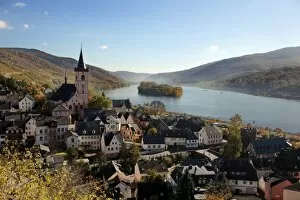 River Rhine Jigsaw Puzzle Collection: Lorch, Rhine Valley, Hesse, Germany, Europe