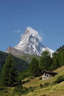 Majestic historic structures Photo Mug Collection: The Matterhorn near Zermatt, Valais, Swiss Alps, Switzerland, Europe