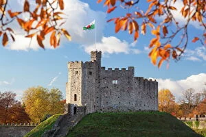 Medieval architecture Photo Mug Collection: Norman Keep, Cardiff Castle, Cardiff, Wales, United Kingdom, Europe