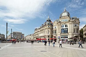 Town Square Collection: The Place de la Comedie, Montpellier, Languedoc-Roussillon, France, Europe