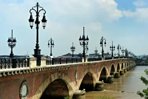 Garonne Collection: Pont de Pierre on the Garonne river, Bordeaux, UNESCO World Heritage Site, Gironde, Aquitaine