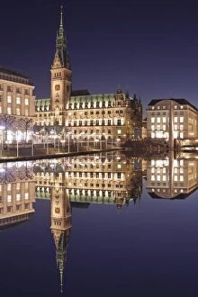 Cultural festivals and traditions Collection: Rathaus (city hall) reflecting at Kleine Alster Lake, Hamburg, Hanseatic City, Germany