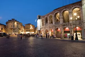 Roman Architecture Canvas Print Collection: Roman Arena at night, Verona, Italy