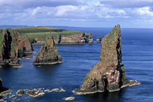 Caithness Collection: Sea stacks at Duncansby Head