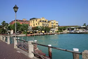Southern Europe Collection: Sirmione, Lake Garda, Italian Lakes, Lombardy, Italy, Europe