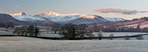 Related Images Photo Mug Collection: Snow covered Pen y Fan in frost, Llanfrynach, Usk Valley, Brecon Beacons National Park