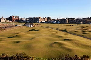 Golf Poster Print Collection: St. Andrews from the Clubhouse, Fife, Scotland, United Kingdom, Europe