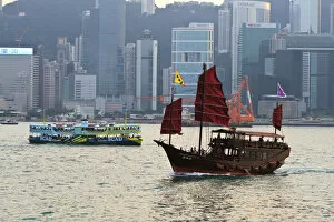 Chinese Jigsaw Puzzle Collection: Star ferry and Chinese junk boat on Victoria Harbour, Hong Kong, China, Asia