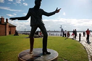 Photography Photographic Print Collection: The statue of Billy Fury by Albert Dock and the Mersey River, Liverpool
