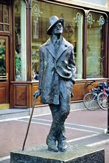 Sculptures Framed Print Collection: Statue of James Joyce