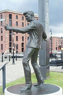 Pavement Collection: Statue by Tom Murphy of singer songwriter Billy Fury, near Albert Dock