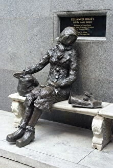 Liverpool Mouse Mat Collection: Statue by Tommy Steele of the eponymous woman of the Beatles song, Eleanor Rigby
