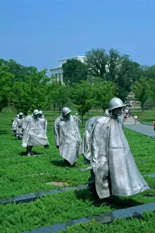 Contemporary photography Photo Mug Collection: Statues of soldiers at the Korean War Memorial in Washington D