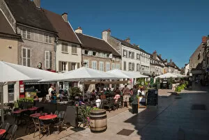 Pavement Cafe Collection: Town Square, Nuit Saint Georges, Wine area, Beaune, Cote d Or, Burgundy, France, Europe