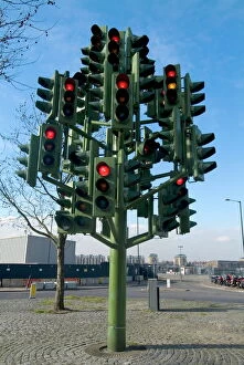 Sculpture Framed Print Collection: Traffic lights, Canary Wharf, Docklands, London E14, England, United Kingdom, Europe
