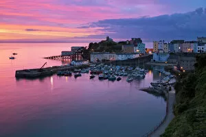 Wales Fine Art Print Collection: View over harbour and castle at dawn, Tenby, Carmarthen Bay, Pembrokeshire, Wales