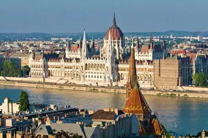 Churches Jigsaw Puzzle Collection: View of the Parliament Building, Budapest, Hungary, Europe