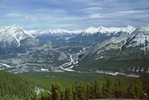 Canadian Rockies Photo Mug Collection: View from Sulphur Mountain, Banff, Rocky Mountains, Alberta, Canada, North America