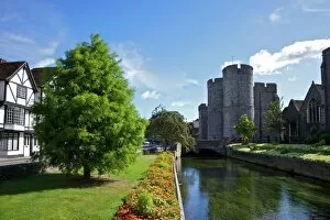 Canterbury Poster Print Collection: Westgate medieval gatehouse and gardens, with bridge over the River Stour, Canterbury, Kent