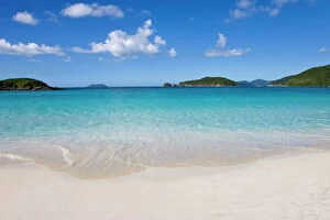 West Indies Collection: The world famous beach at Trunk Bay, St. John, U. S. Virgin Islands, West Indies