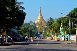 Rangoon Collection: World famous Shwedagon, Yangon, Myanmar, Asia
