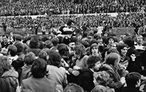 Rugby Canvas Print Collection: Gareth Edwards is chaired off the field after the famous game between the All Blacks