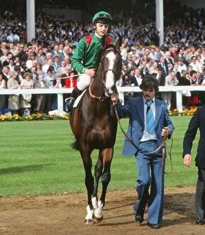 Horse Racing Photo Mug Collection: Shergar - 1981 St. Leger Stakes
