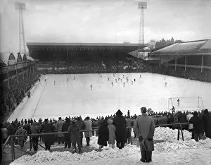 Aston Villa Collection: Villa Park in the snow in 1963