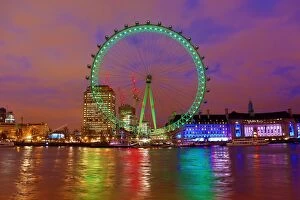 Lights Collection: Green London Eye celebrates St. Patricks Day in London