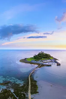 Gothic Architecture Jigsaw Puzzle Collection: Aerial dusk view over Saint Michaels Mount, Marazion, near Penzance, Cornwall
