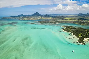 Mauritius Mouse Mat Collection: aerial view of Ile aux Cerfs in winter time, Mauritius, Indian Ocean, Africa
