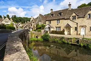 Gloucestershire Collection: Castle Coombe, Cotswolds, Gloucestershire, England, UK