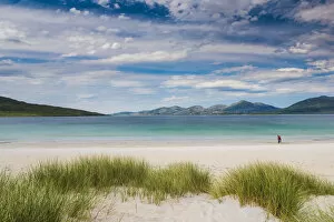 Landscape paintings Collection: Couple Walking Luskentyre Beach, Isle of Harris, Outer Hebrides, Scotland