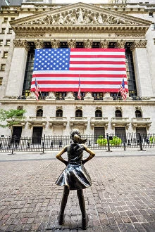 Street art Mouse Mat Collection: 'Fearless Girl'bronze sculpture by artist Kristen Visbal across from the New York Stock Exchange