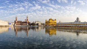 Monuments and landmarks Metal Print Collection: India, Punjab, Amritsar, - Golden Temple, The Harmandir Sahib, Amrit Sagar - lake
