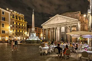 Rome Collection: Night view of Pantheon, Rome, Lazio, Italy
