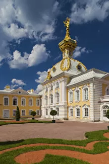 Russian tsars' palaces Pillow Collection: Russia, St. Petersburg, Peterhof, Grand Palace