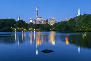 Central Park Collection: USA, East Coast, New York, Manhattan, Upper Westside, Central Park, the lake at dawn