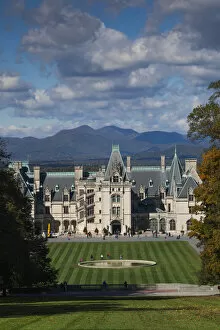 Related Images Jigsaw Puzzle Collection: USA, North Carolina, Asheville, The Biltmore Estate, 250 room home formerly owned