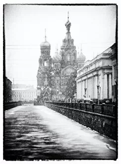 Russia Fine Art Print Collection: View towards Church of our Saviour on the spilled blood, Saint Petersburg, Russia
