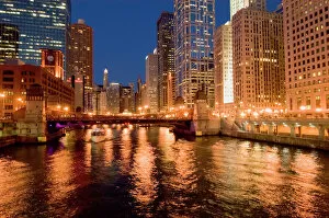 Chicago Framed Print Collection: Chicago, Illinois, Skyline and Chicago River at Night
