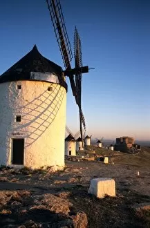 David Barnes Collection: Consuegra, La Mancha, Spain, windmills