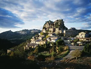 David Barnes Collection: France, La Roque-Alric, Vaucluse, Provence-Alpes-Cote d Azur, View of village