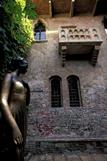 Related Images Framed Print Collection: Italy, Veneto, Verona. Juliettes Home, balcony and statue