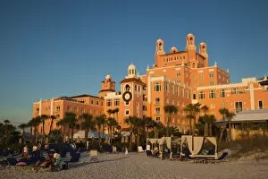 East Coast Collection: USA, Florida, St. Petersburg Beach, Don Cesar resort hotel, sunset