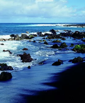 Seascape art Collection: USA; Hawaii, Hawaii; Waves breaking on a black sand beach