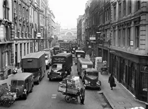 Bedford Park Canvas Print Collection: Traffic congestion, Covent Garden, London WC2