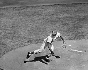 St. Louis Photo Mug Collection: BOB GIBSON (1935- ). American baseball pitcher. Pitching the St